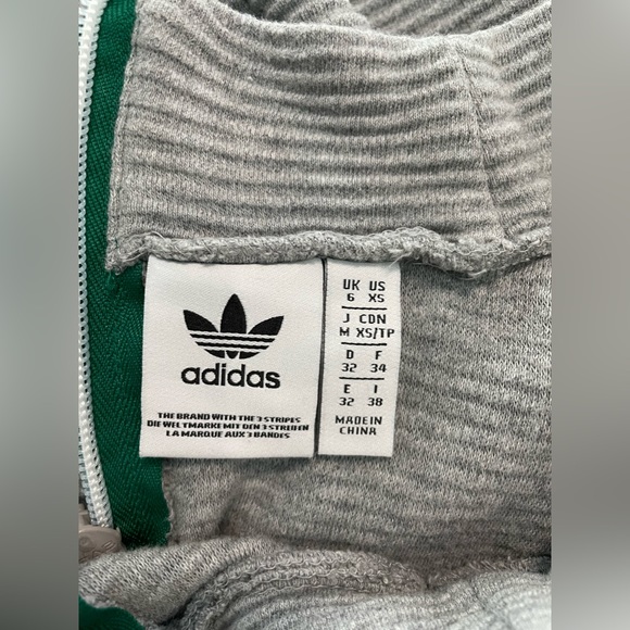 ADIDAS EQUIPMENT GREY HIGH COLLAR SHORT SLEEVE TOP SIZE XS - Picture 8 of 8